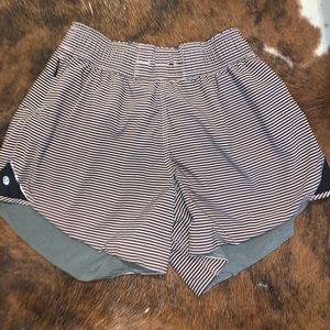 COPY - Lulu lemon reversible shorts